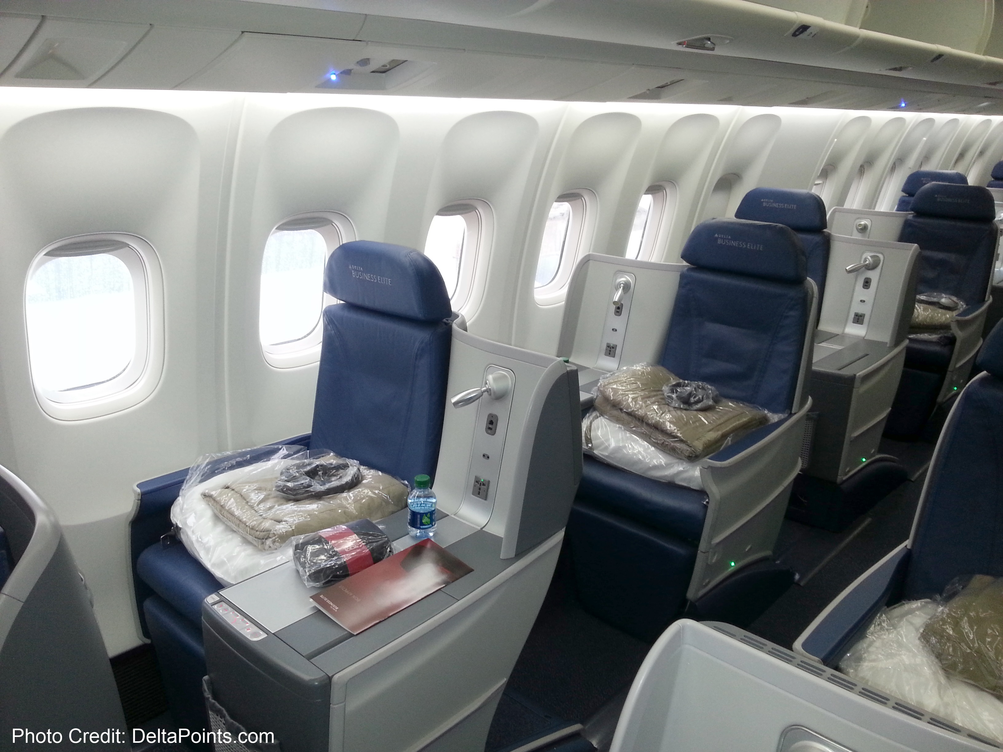 Delta 767 300 New Business Class Seats Delta Points Blog Review 6 Eye Of The Flyer