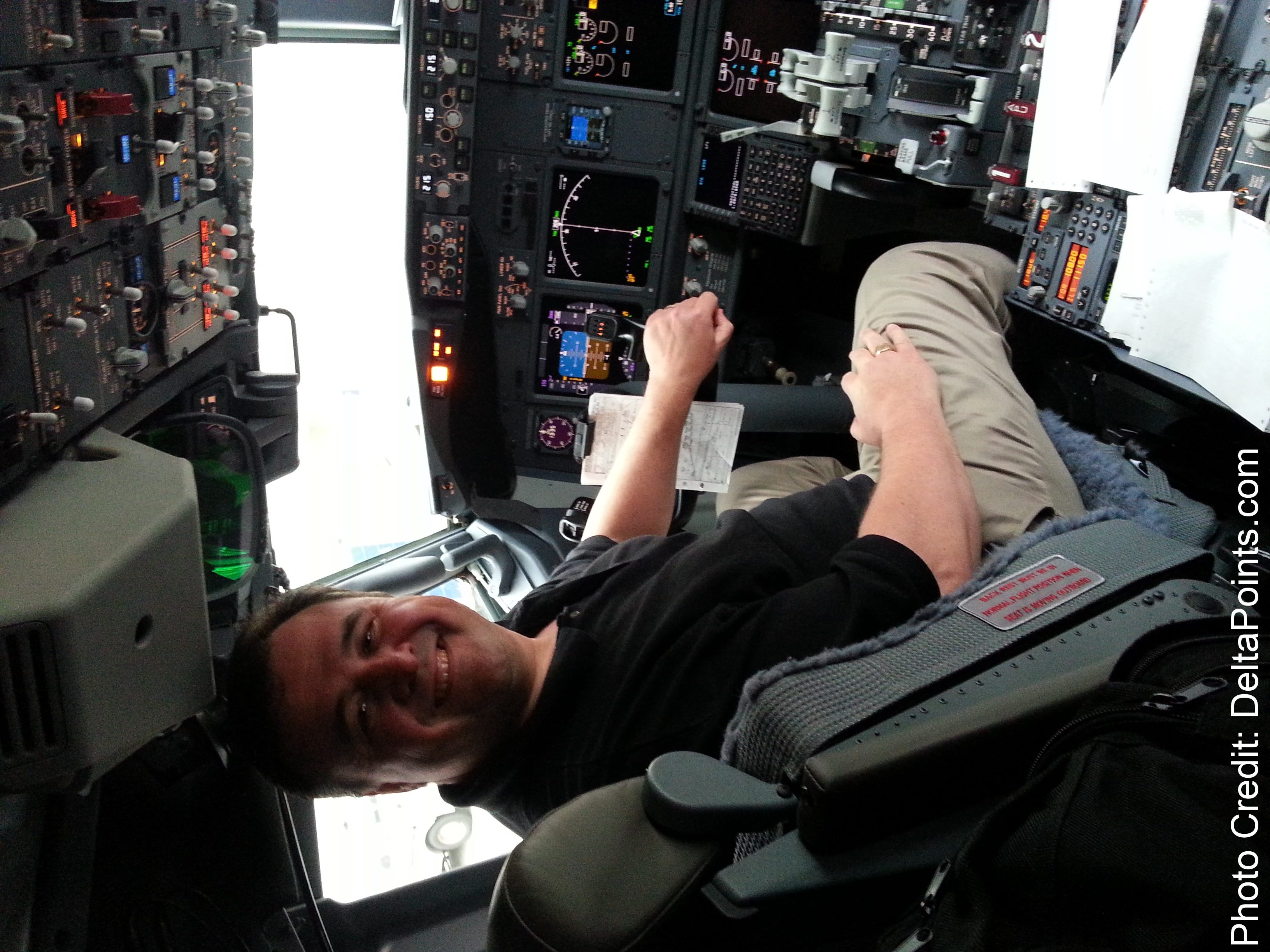 The Delta 737-900ER jet. Modern, sleek & a nice upgraded travel experience!