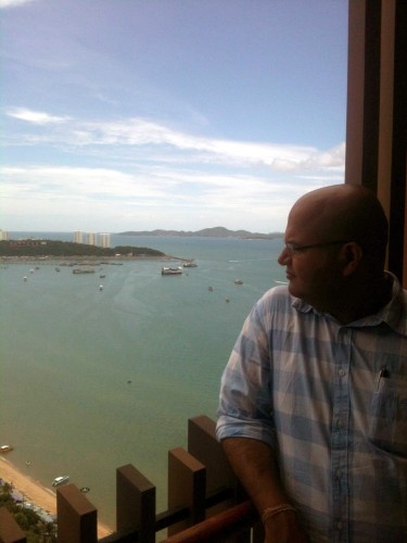 AJ - Live from a Lounge