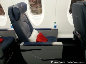 Delta Connection CRJ900 1st class seat Delta Points mileage run to hawaii (2)