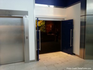entrance centurion lounge dfw delta points reveiw