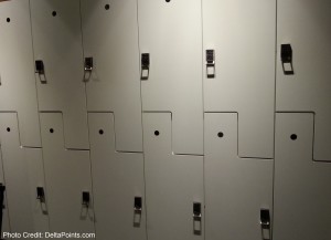 lockers centurion lounge dfw delta points reviews