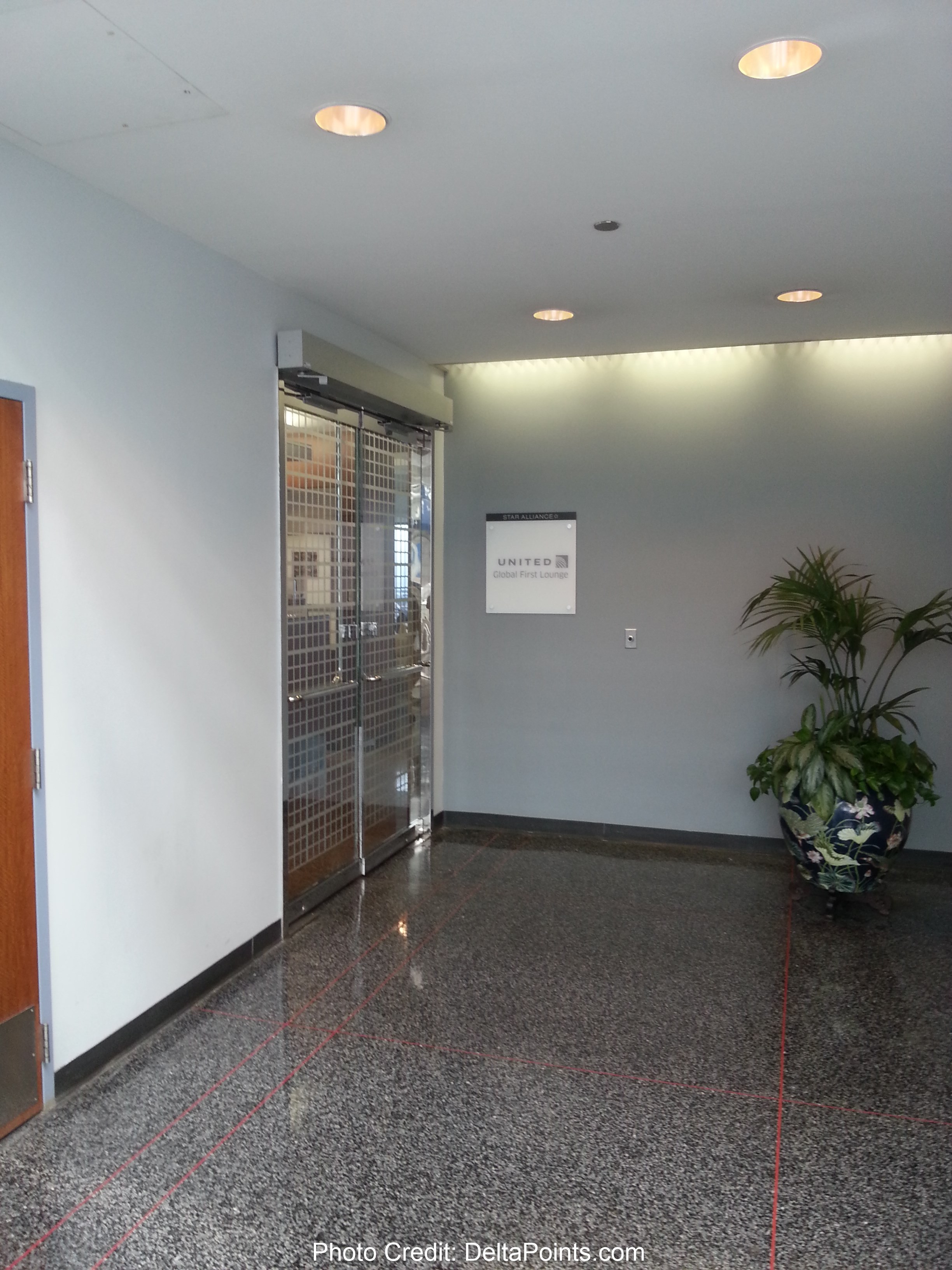 Lufthansa 1st class to Sweden: Outbound from Chicago & United Global 1st lounge Chicago O’Hare International Airport – part 4