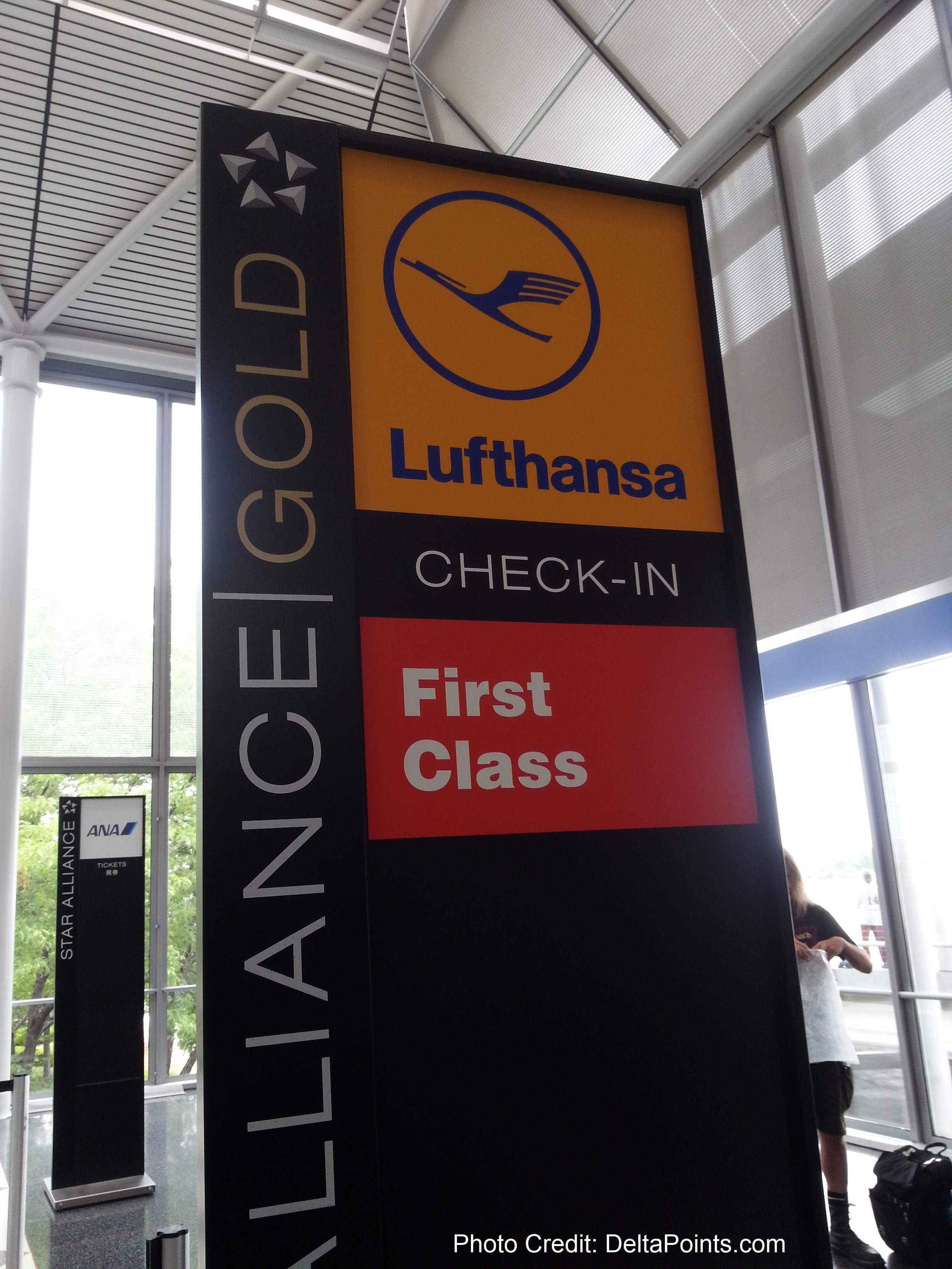 Lufthansa 1st class to Sweden: Outbound from Chicago & United Global 1st lounge Chicago O’Hare International Airport – part 4
