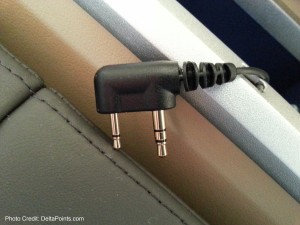 strange prongs on headset lufthansa 747-8 1st class delta points blog