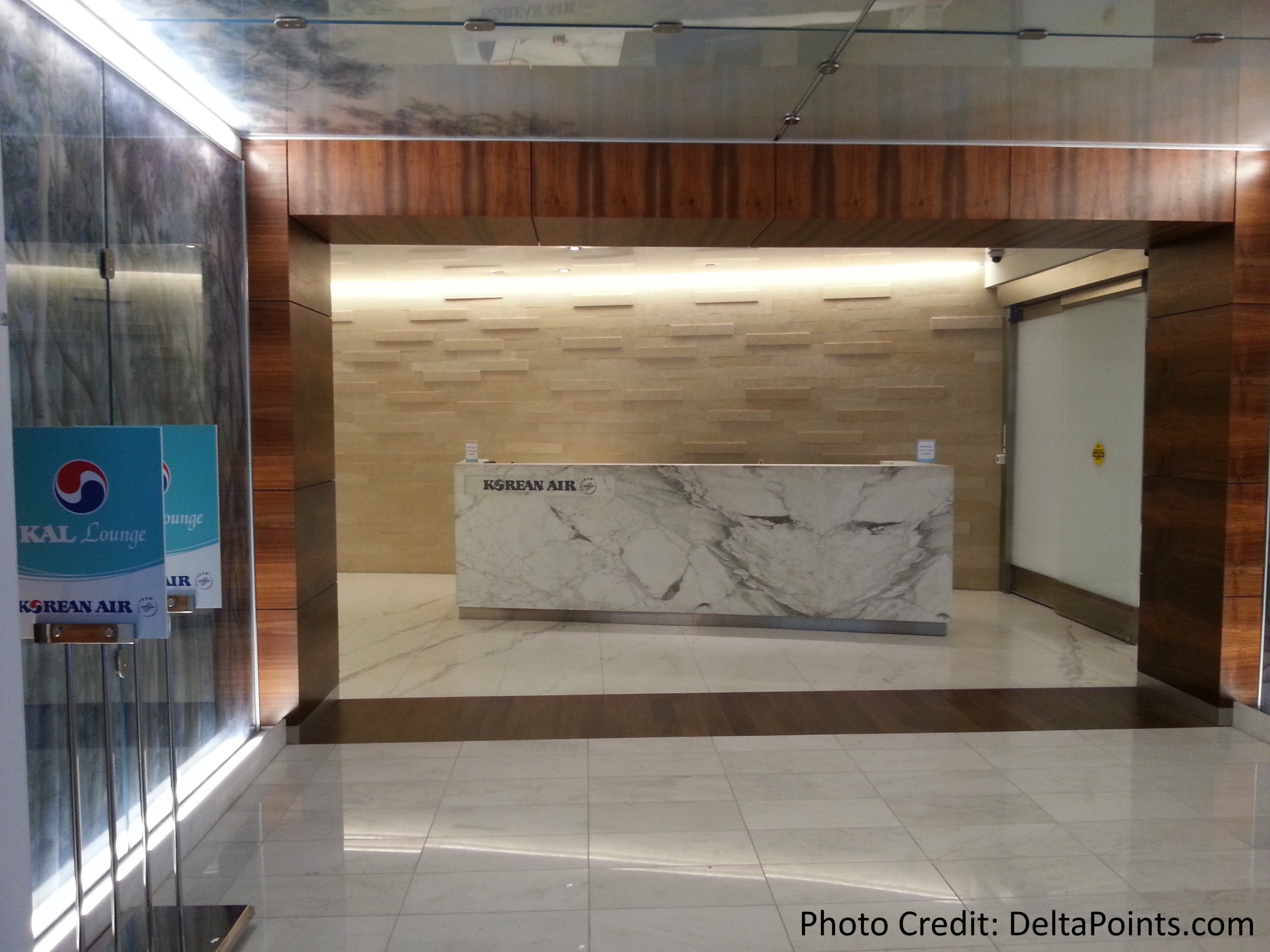 A 18,000+ point Delta Mileage Run: Skyteam Lounge hopping in LAX – Korean Air lounge LAX & more?