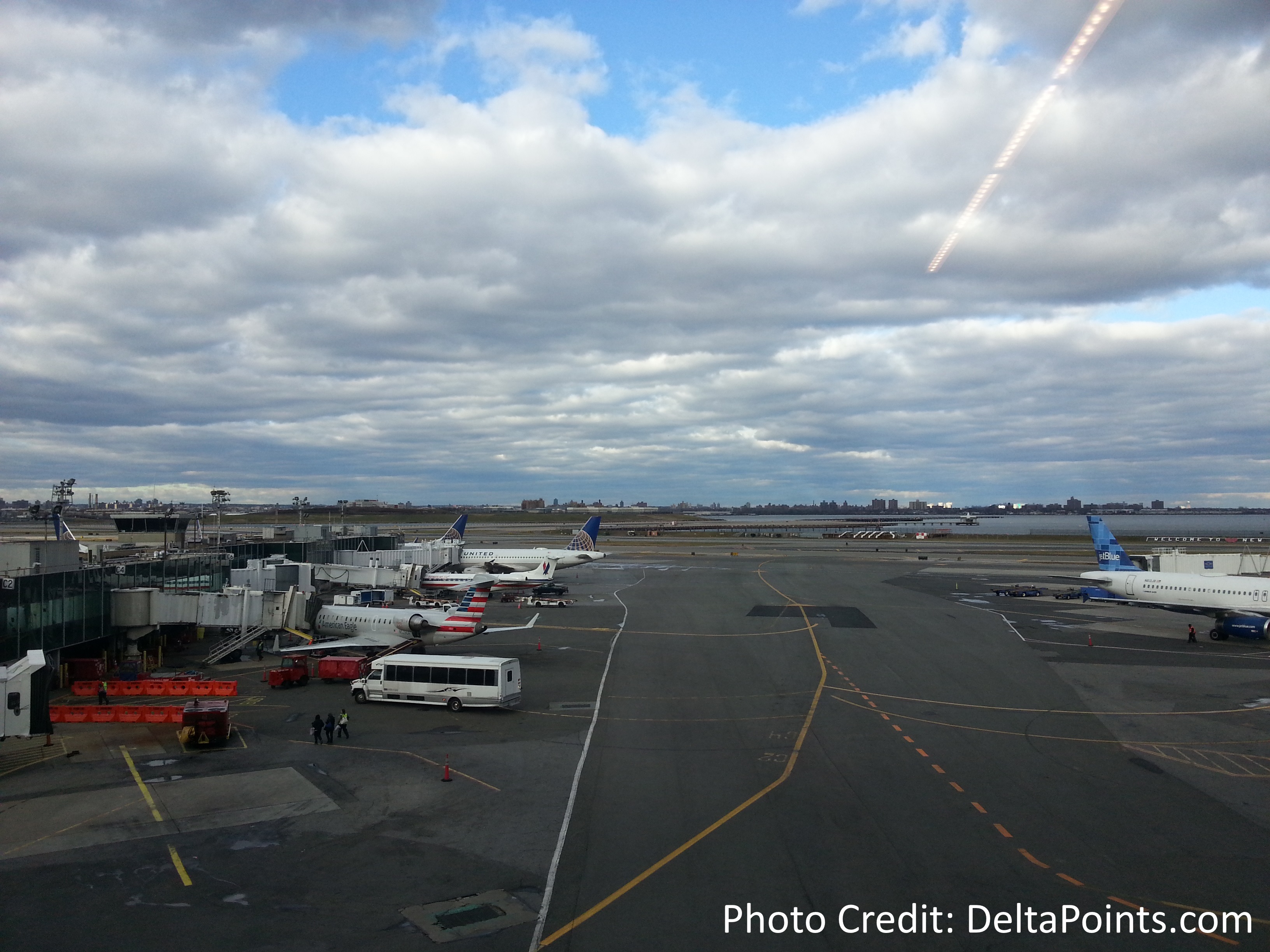 Centurion Lounge LaGuardia LGA Airport American Express RenesPoints review