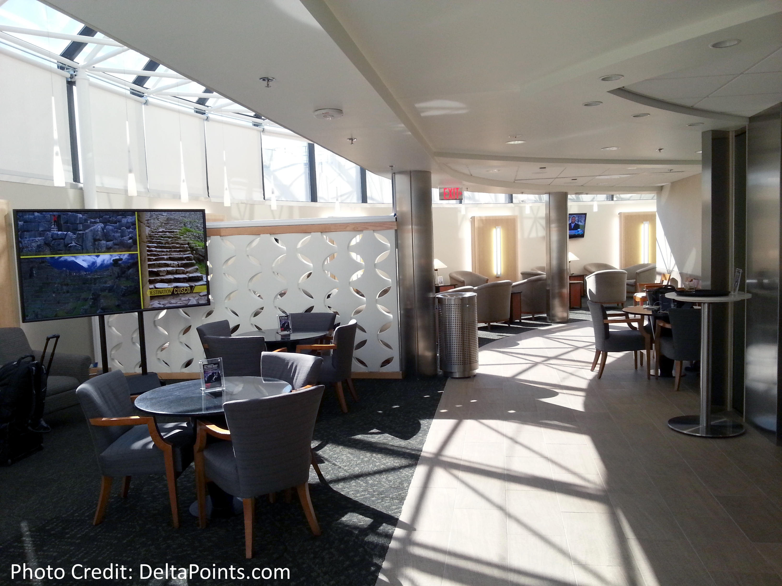 DFW Dallas / Fort Worth “E” Delta Skyclub – 2015 Delta Mileage Run