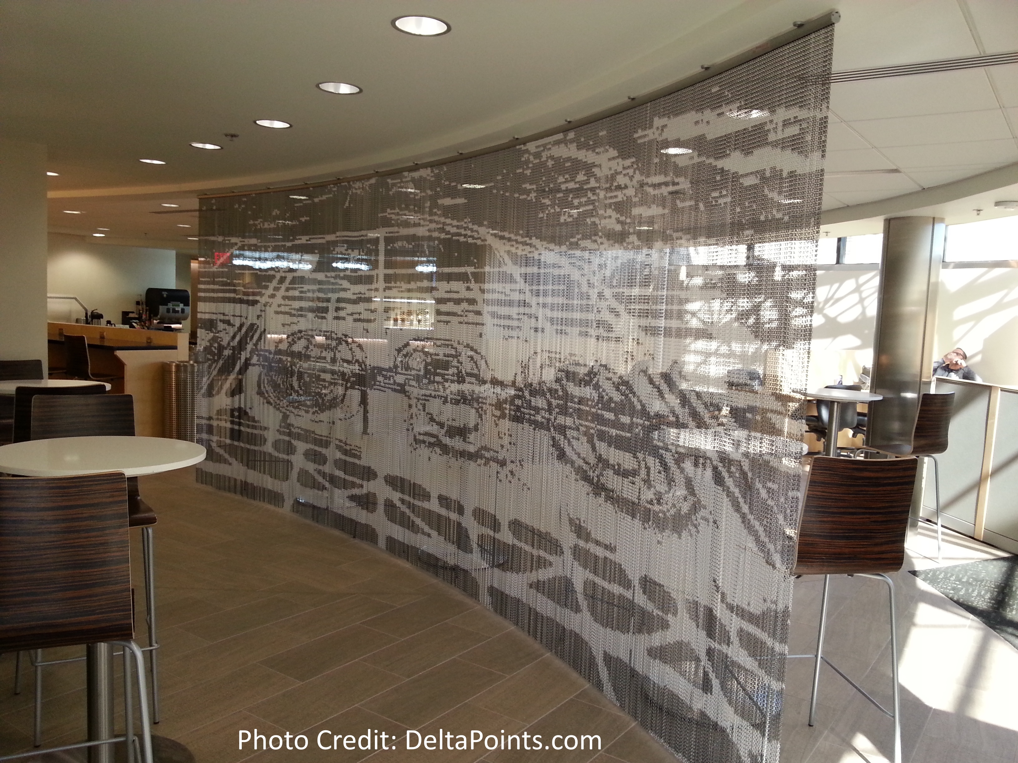 DFW Dallas / Fort Worth “E” Delta Skyclub – 2015 Delta Mileage Run