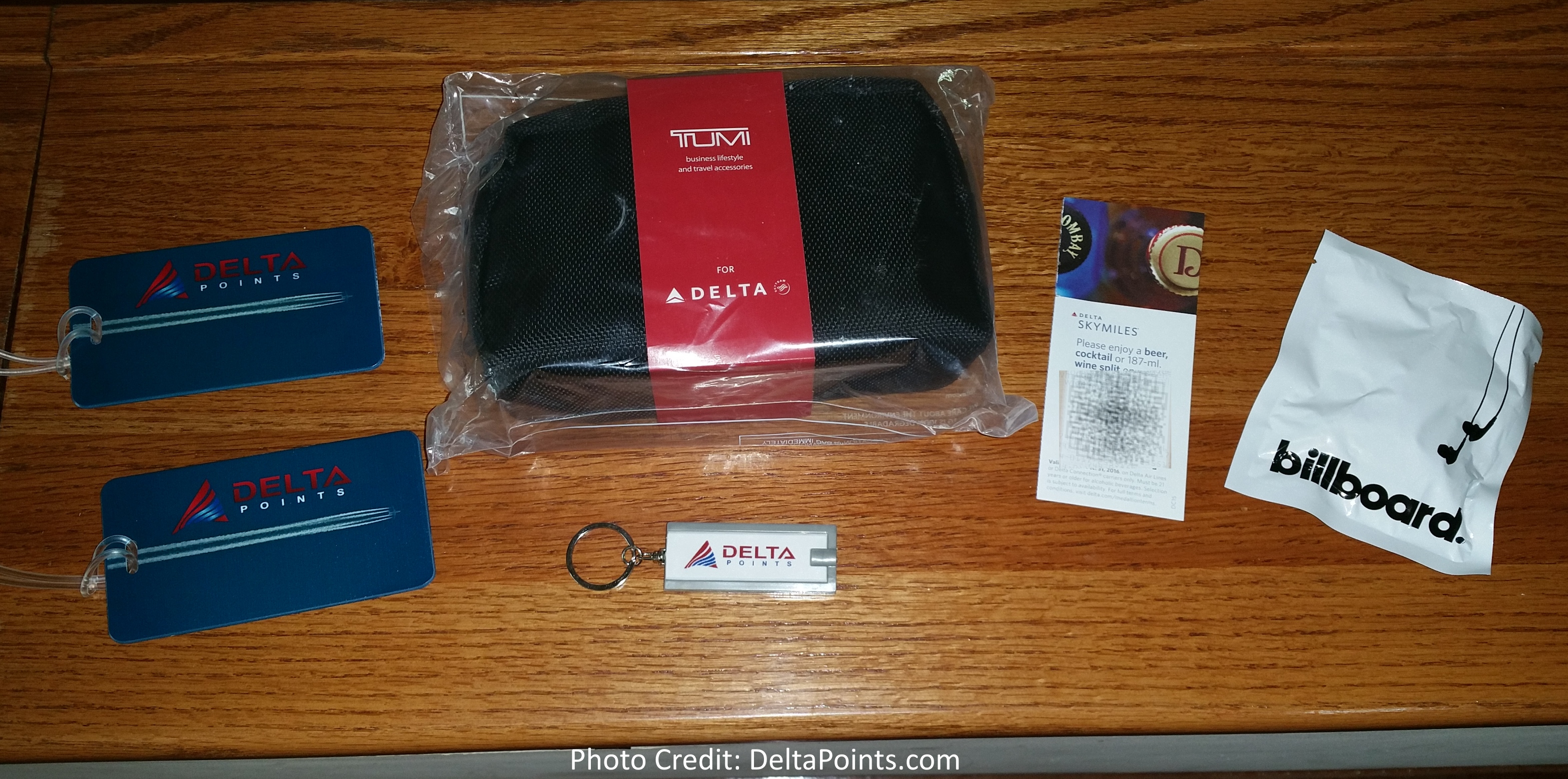 SWAG Sunday: Delta HOOU coupon, Delta Tumi Kit, Delta Billboard Headphones & more to 4 winners – Fly in coach like you are in 1st class!