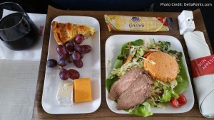 cold steak salad lunch delta 1st class delta points blog