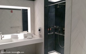 centurion club shower miami mia delta points blog 1