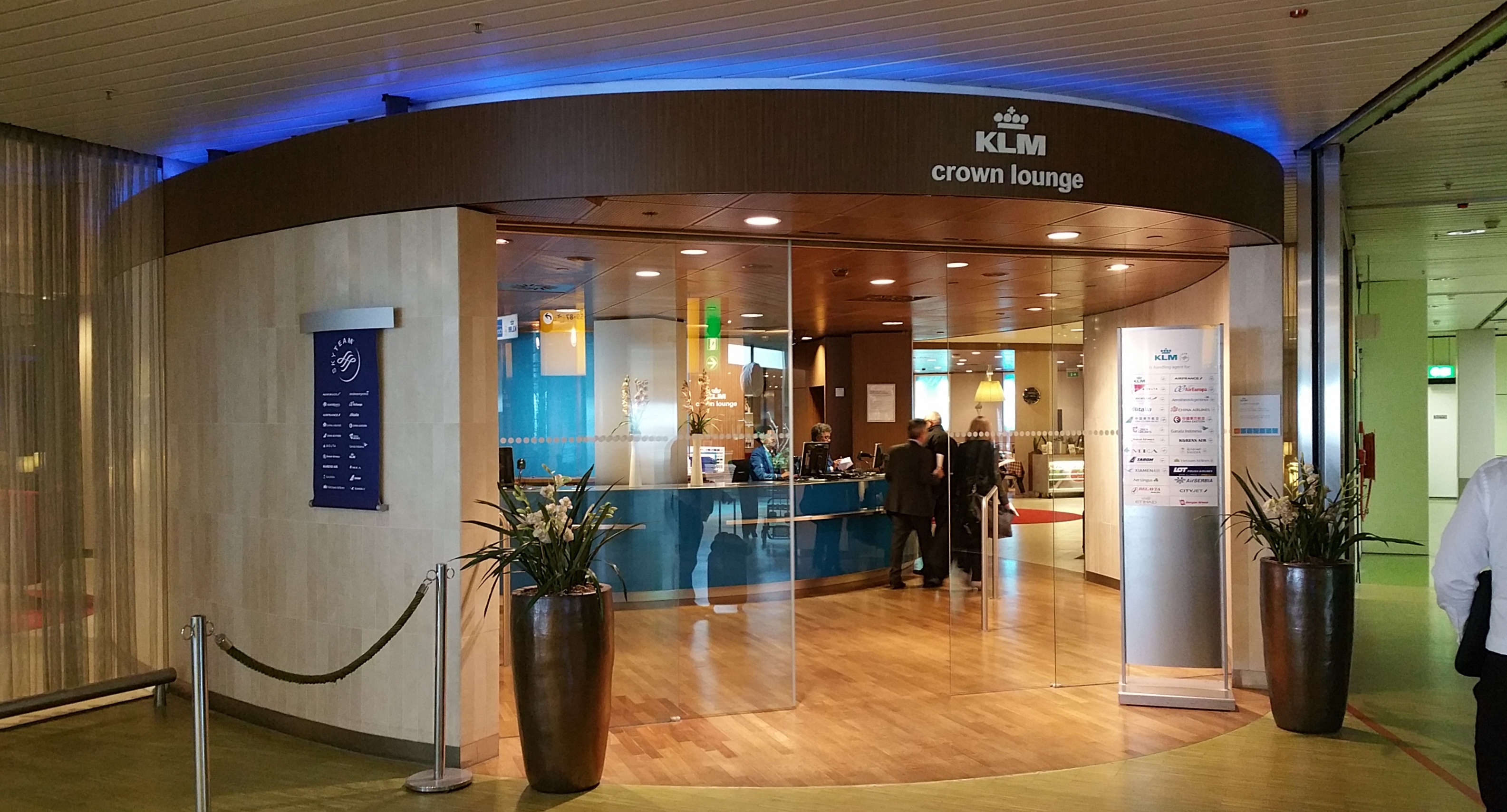 The KLM Crown Lounge Amsterdam #25 AMS airport review