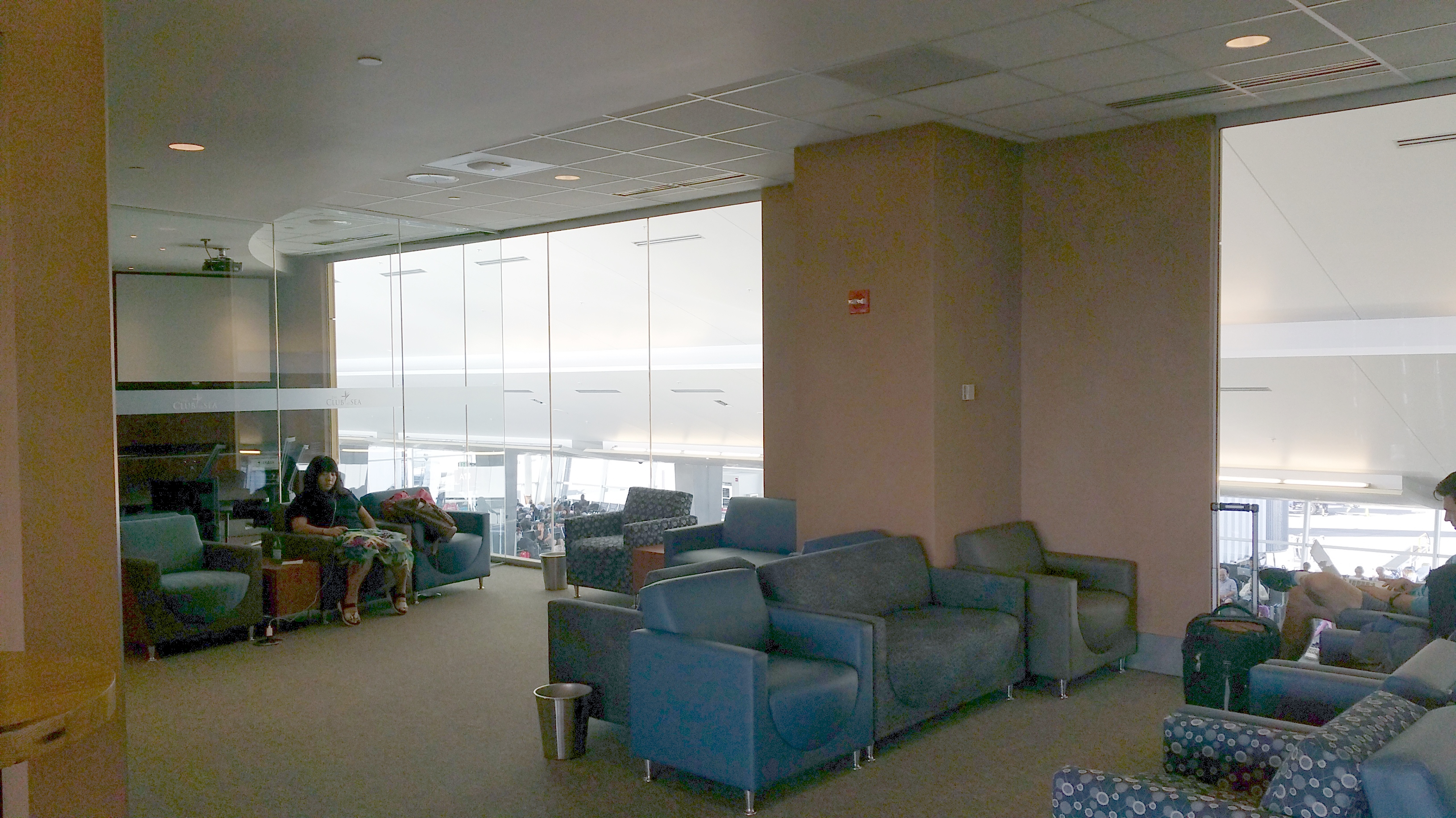The Club at SEA (near gate A11) Seattle lounge review