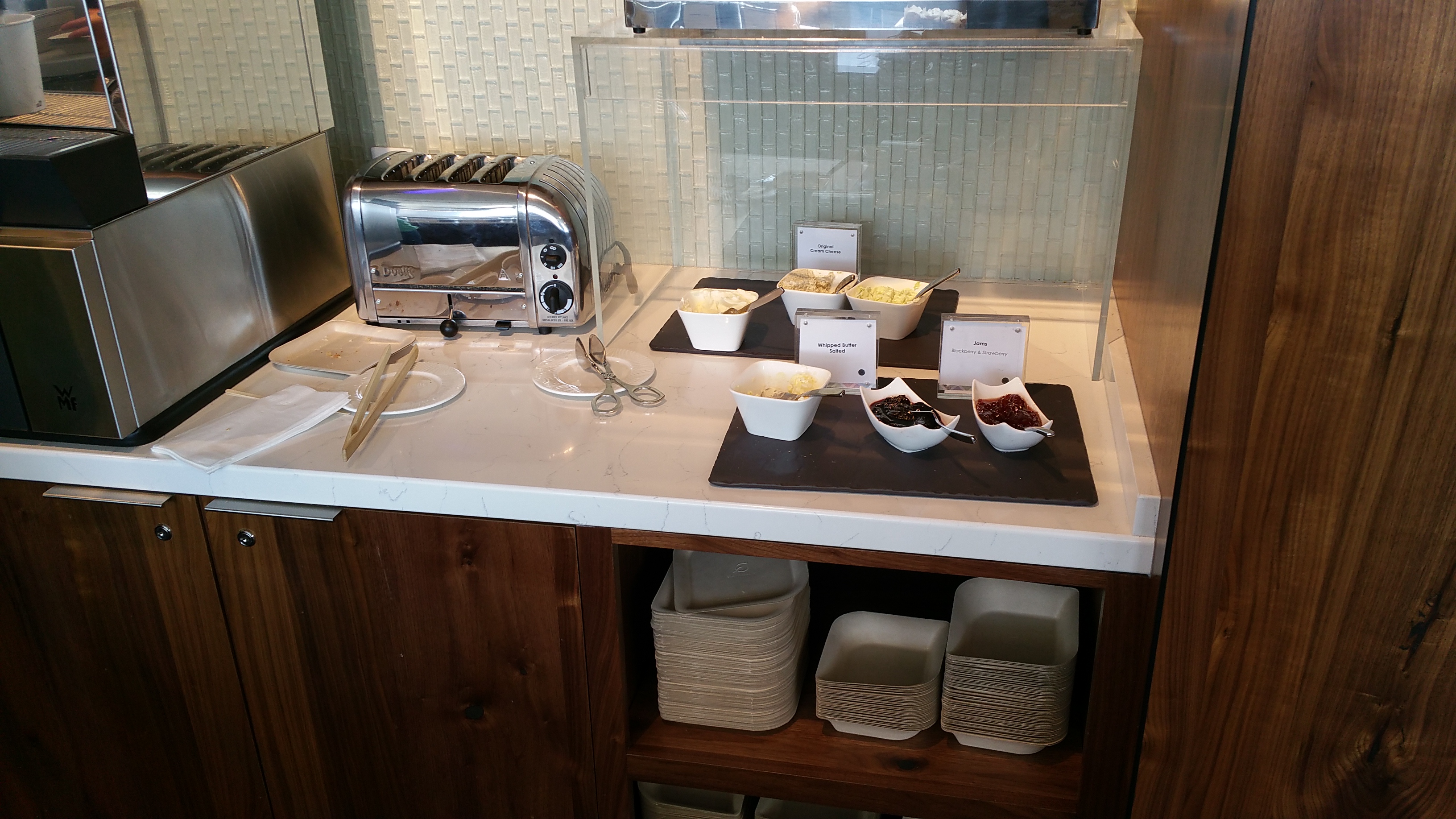 American Express Centurion Studio Seattle SEA airport review