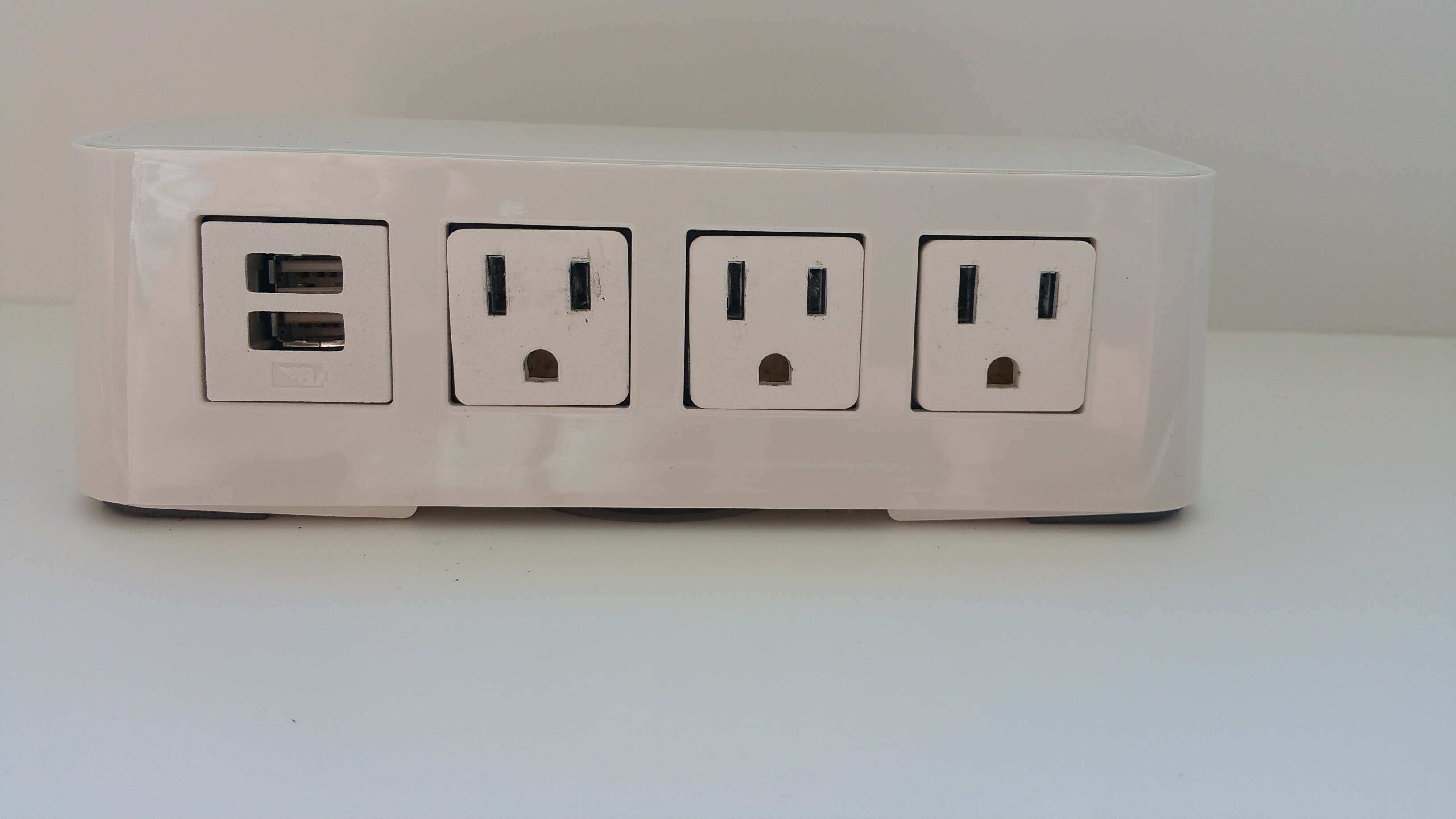 American Express Centurion Studio Seattle SEA airport review