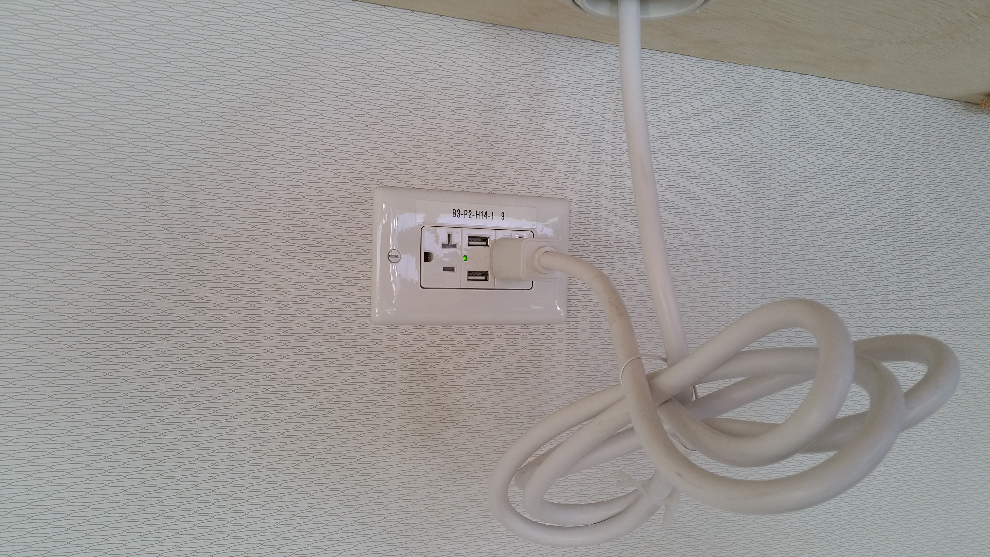 American Express Centurion Studio Seattle SEA airport review