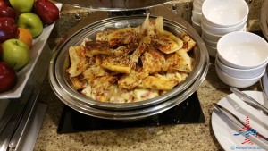 Los Angeles LAX IHG Crown Plaza Club Room King room review RenesPoints Blog (11)