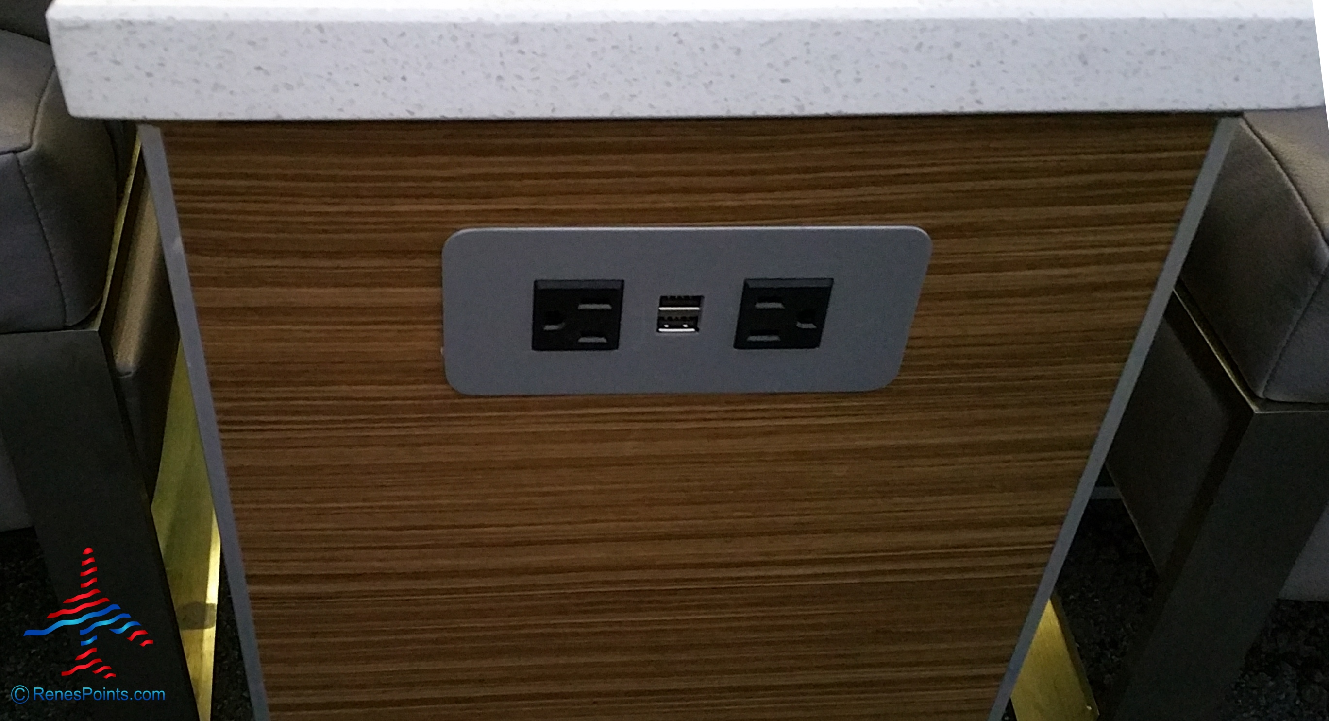 Los Angeles (LAX) Delta Sky Club refurbished 2015 review by RenésPoints (Now Closed with T2/3 move)