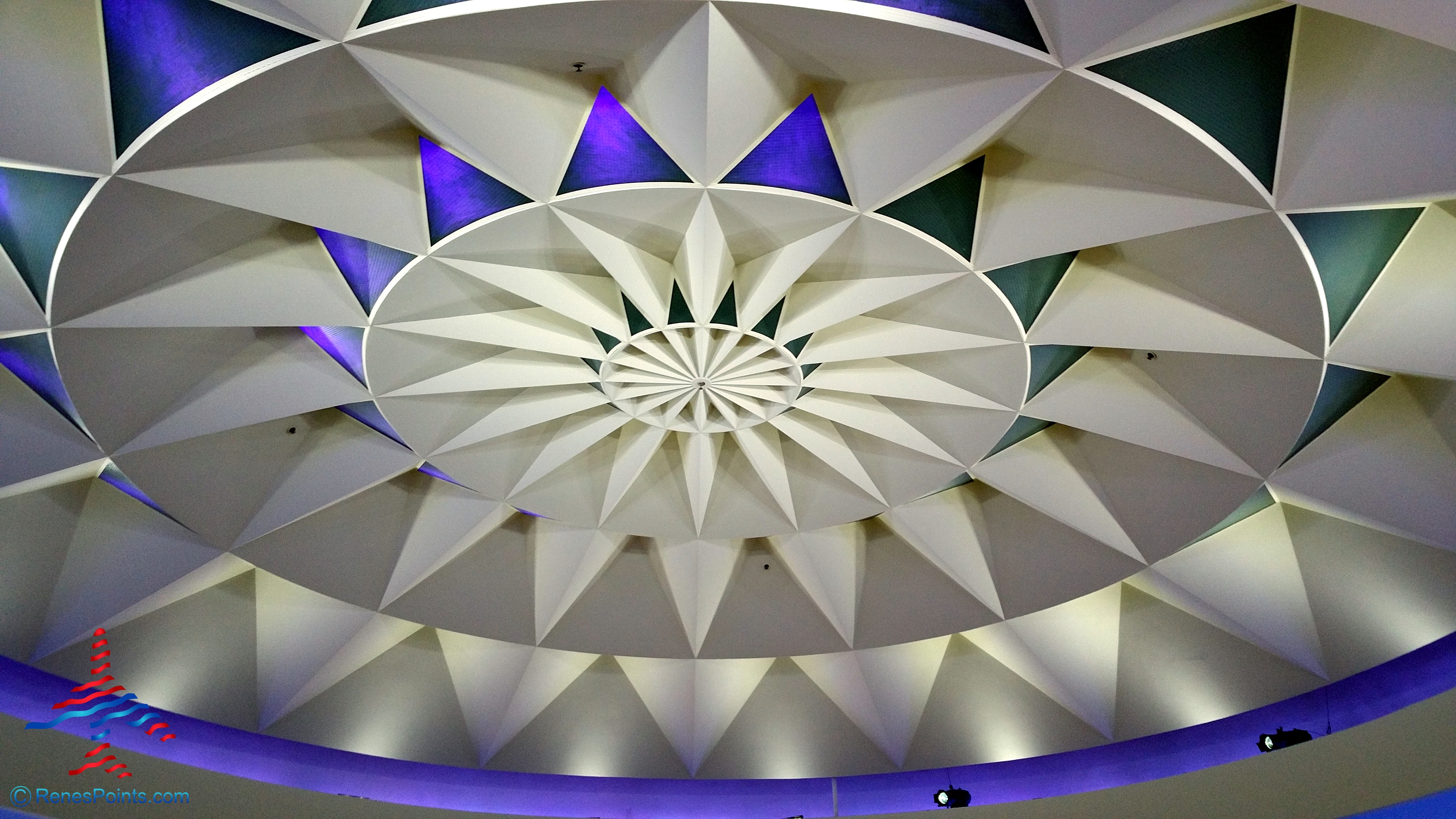 Los Angeles (LAX) Delta Sky Club refurbished 2015 review by RenésPoints (Now Closed with T2/3 move)