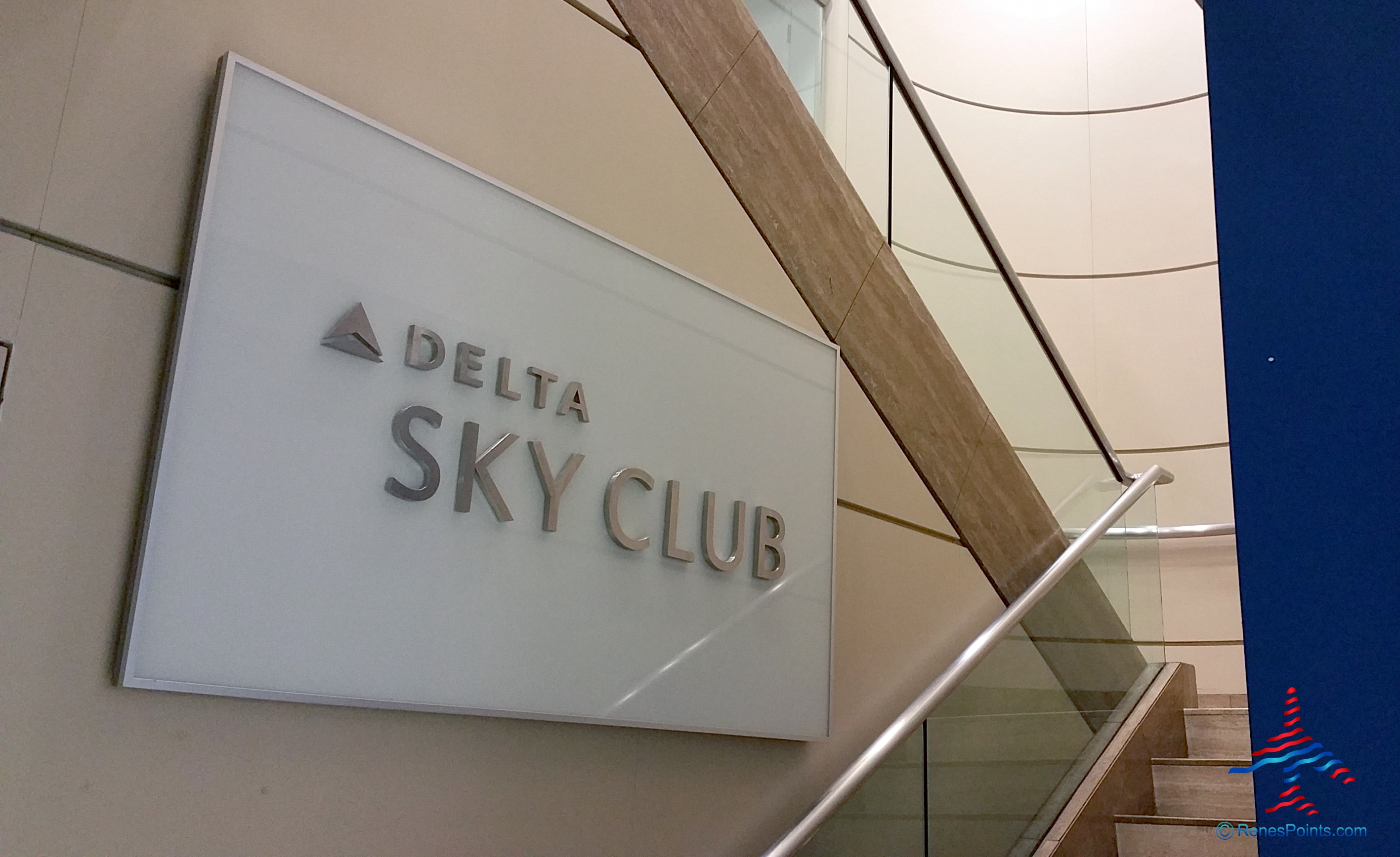 Los Angeles (LAX) Delta Sky Club refurbished 2015 review by RenésPoints (Now Closed with T2/3 move)