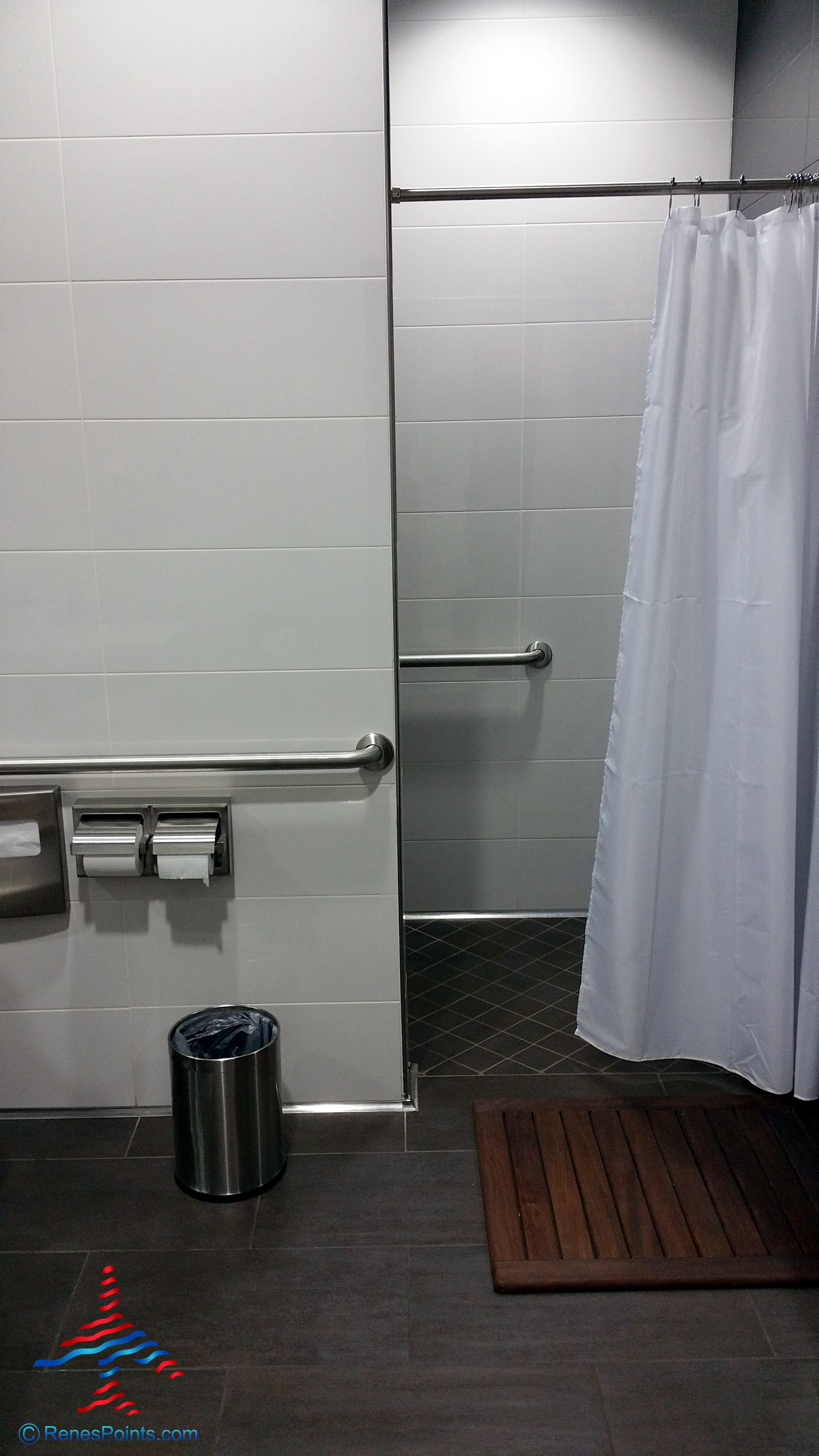 Los Angeles (LAX) Delta Sky Club refurbished 2015 review by RenésPoints (Now Closed with T2/3 move)