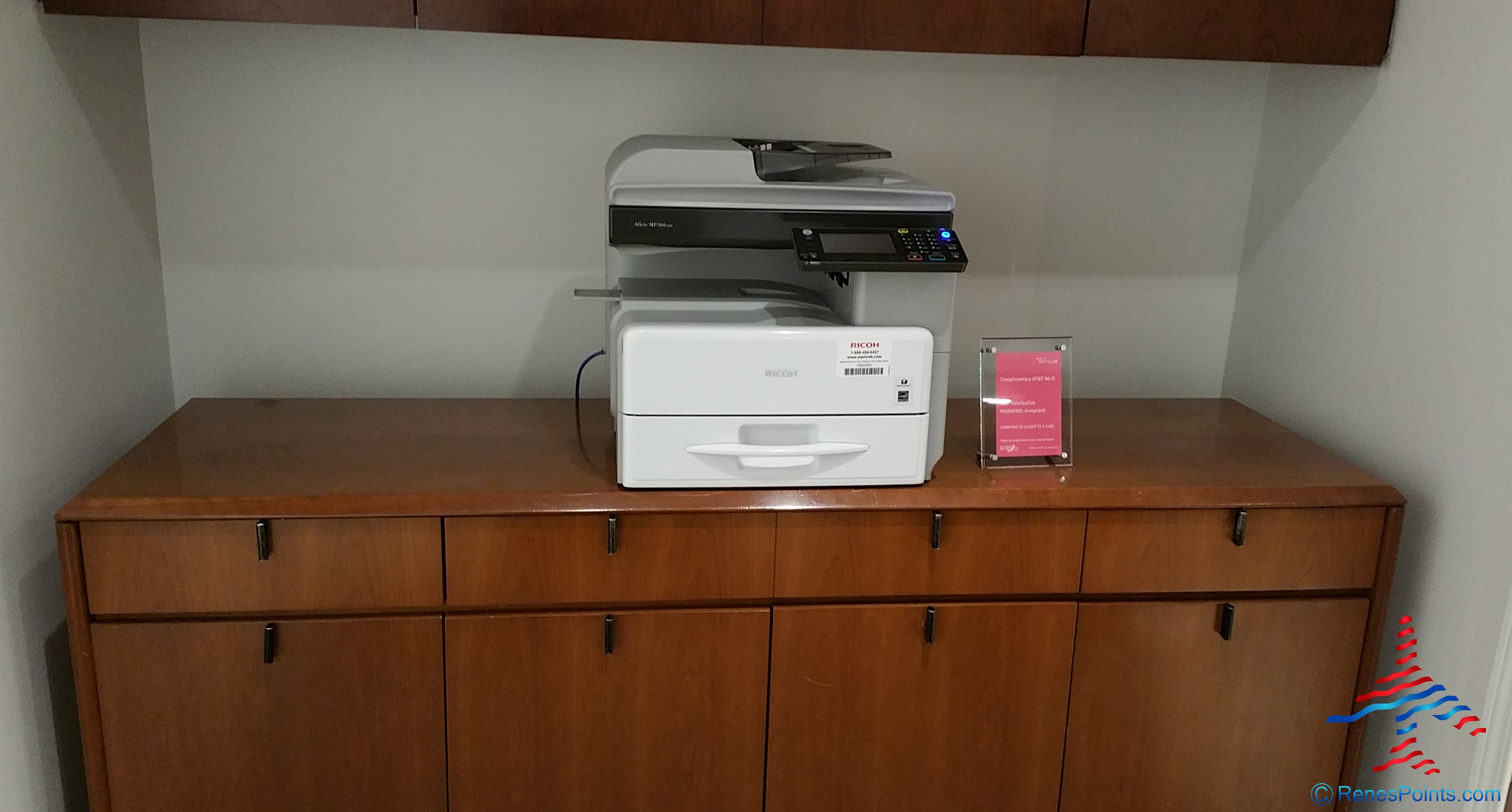 Delta Sky Club Atlanta ATL D concourse near D12 Review by Renes Points