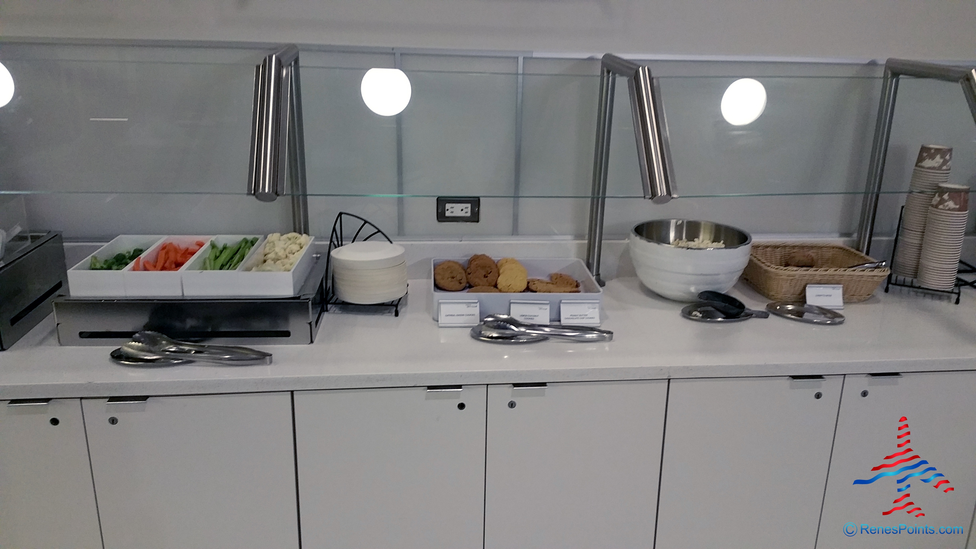 Delta Sky Club Atlanta ATL B concourse near B10 Review (Now Closed)