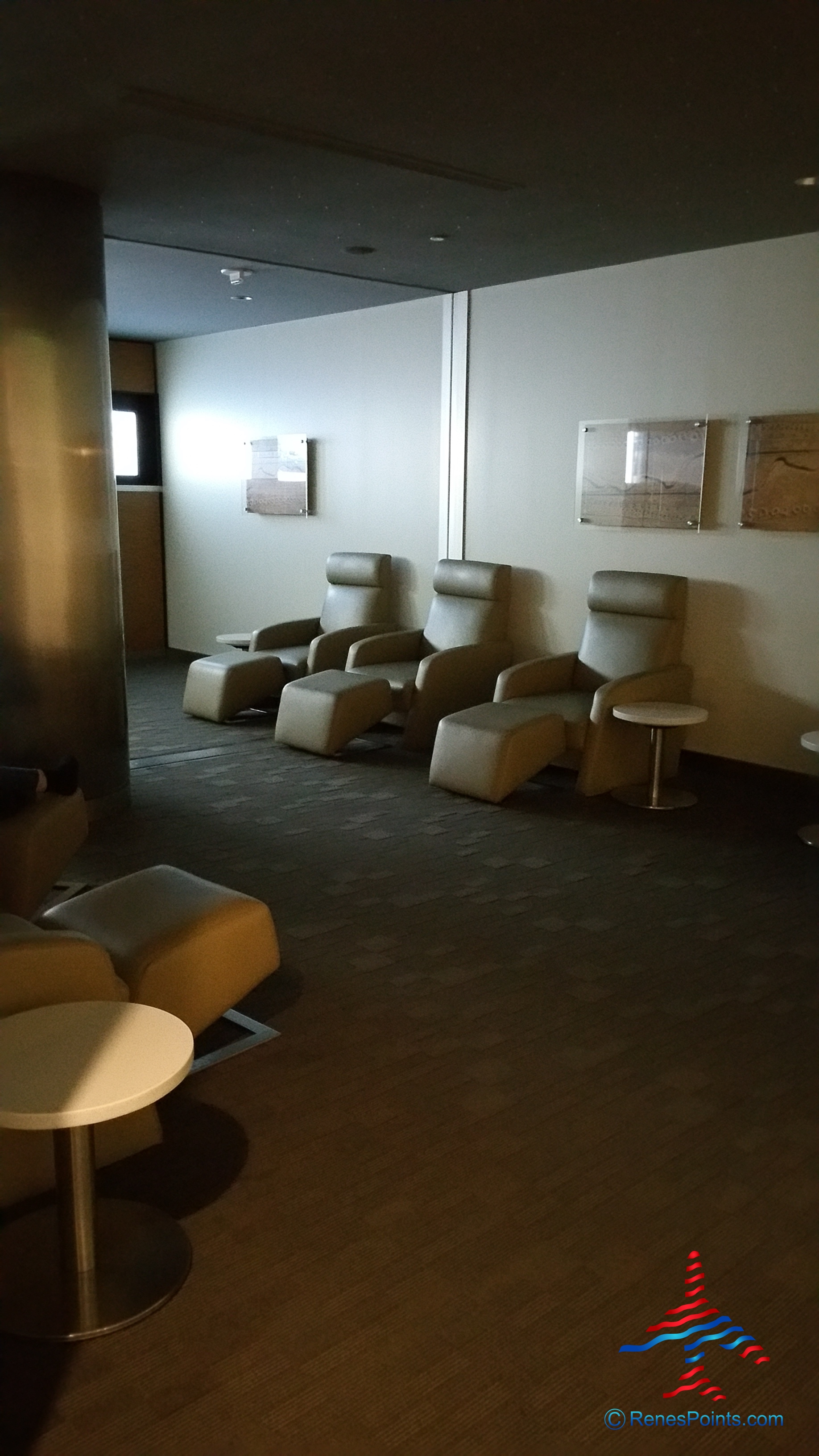 Delta Sky Club E Concorse Atlanta ATL review RenesPoints blog (25