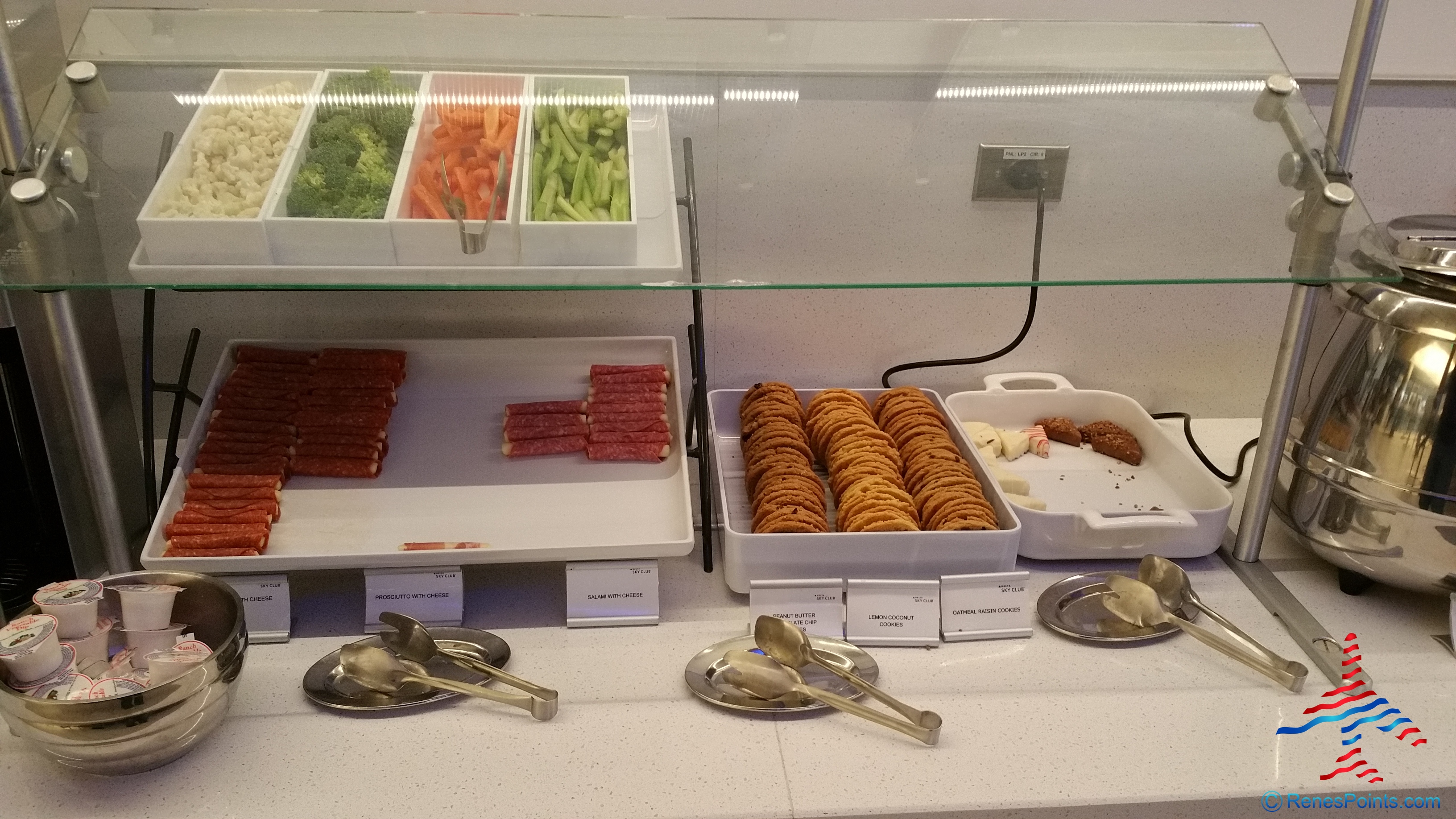 Delta Sky Club Atlanta ATL E concourse  Review by Renes Points