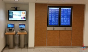 Delta Sky Club near D27 Atlanta ATL airport review Renes Points blog (9)