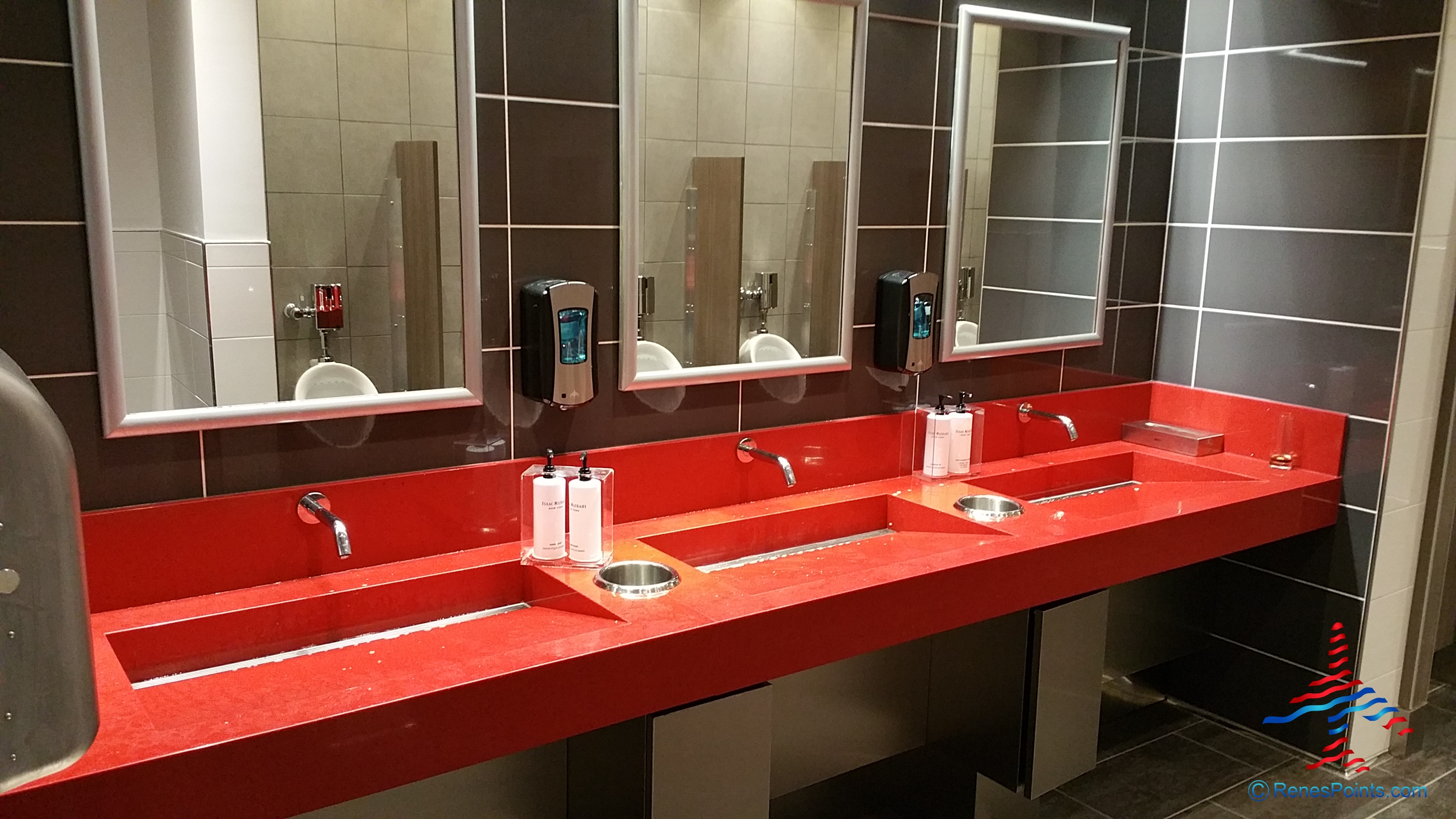 Delta Sky Club Atlanta ATL A concourse Center Review by Renes Points