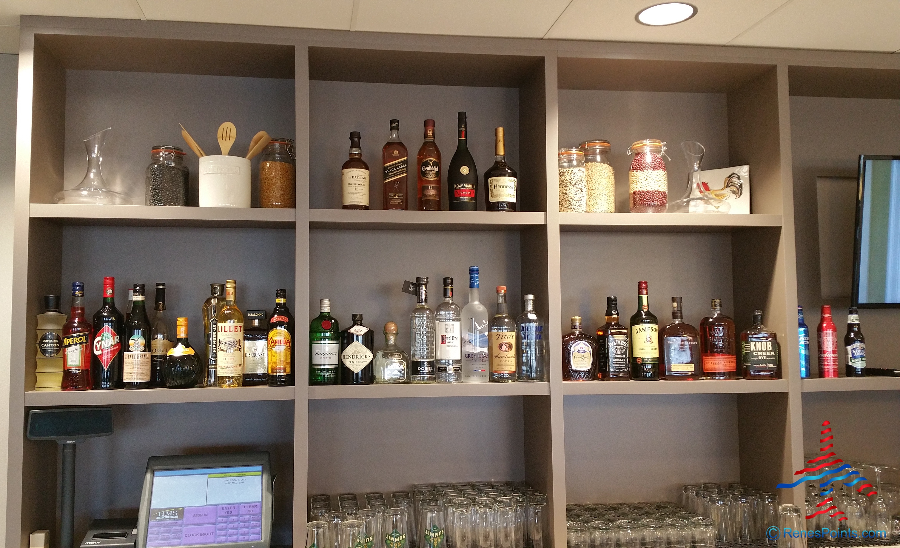 Escape lounge now open at Minneapolis MSP Airport. Opening day review by Eye of the Flyer