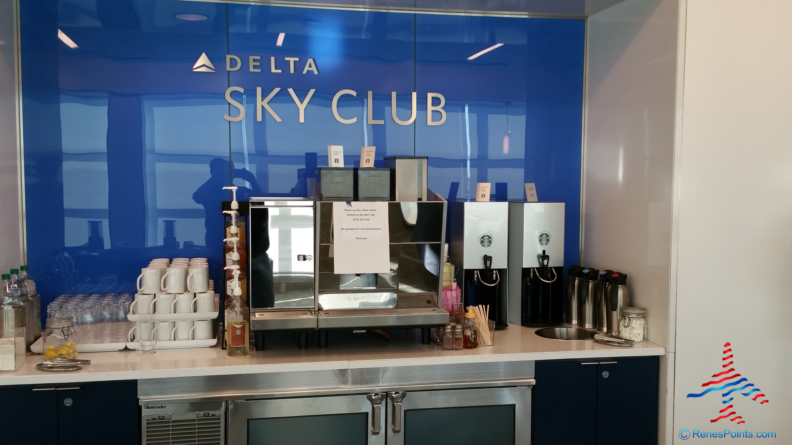 Delta Sky Club JFK T4 New York Kennedy International Airport review by Eye of the Flyer