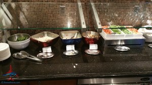 Delta Sky Club SkyCLub Detroit DTW airport main A concourse review RenesPoints blog (12)