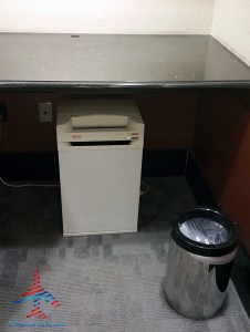 Delta Sky Club SkyCLub Detroit DTW airport main A concourse review RenesPoints blog (6)