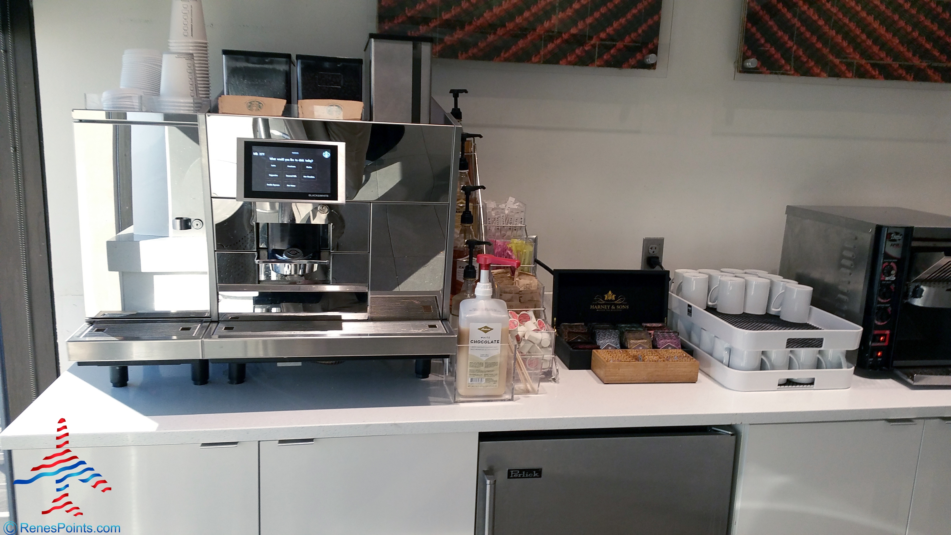 Delta Sky Club Atlanta ATL B concourse near B25 Review (Now Closed)