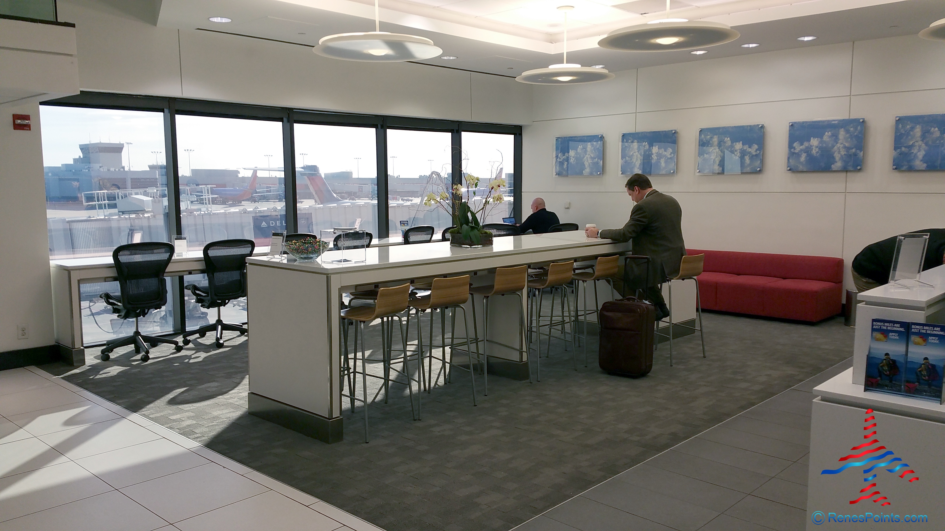 Delta Sky Club Atlanta ATL B concourse near B25 Review (Now Closed)