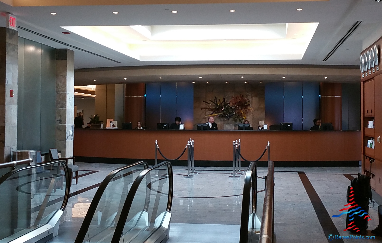 Delta Sky Club Detroit & Minneapolis reviews – DTW central A club by Renes Points