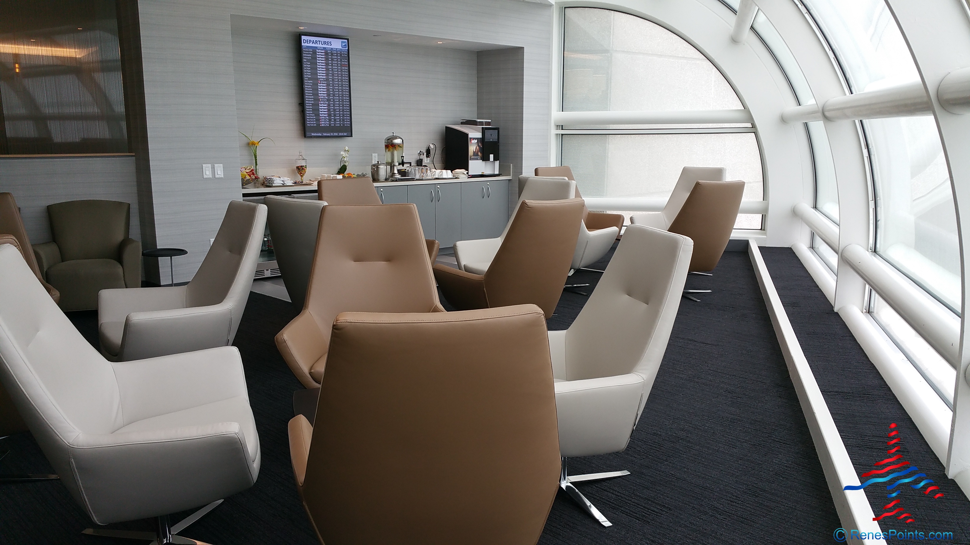 THE CLUB at MCO Orlando Florida Airport lounge review by Eye of the Flyer