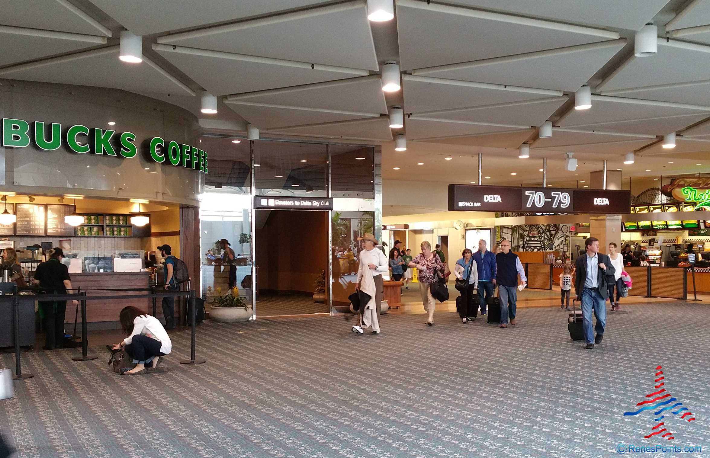 Delta Sky Club Orlando MCO airport review by RenésPoints