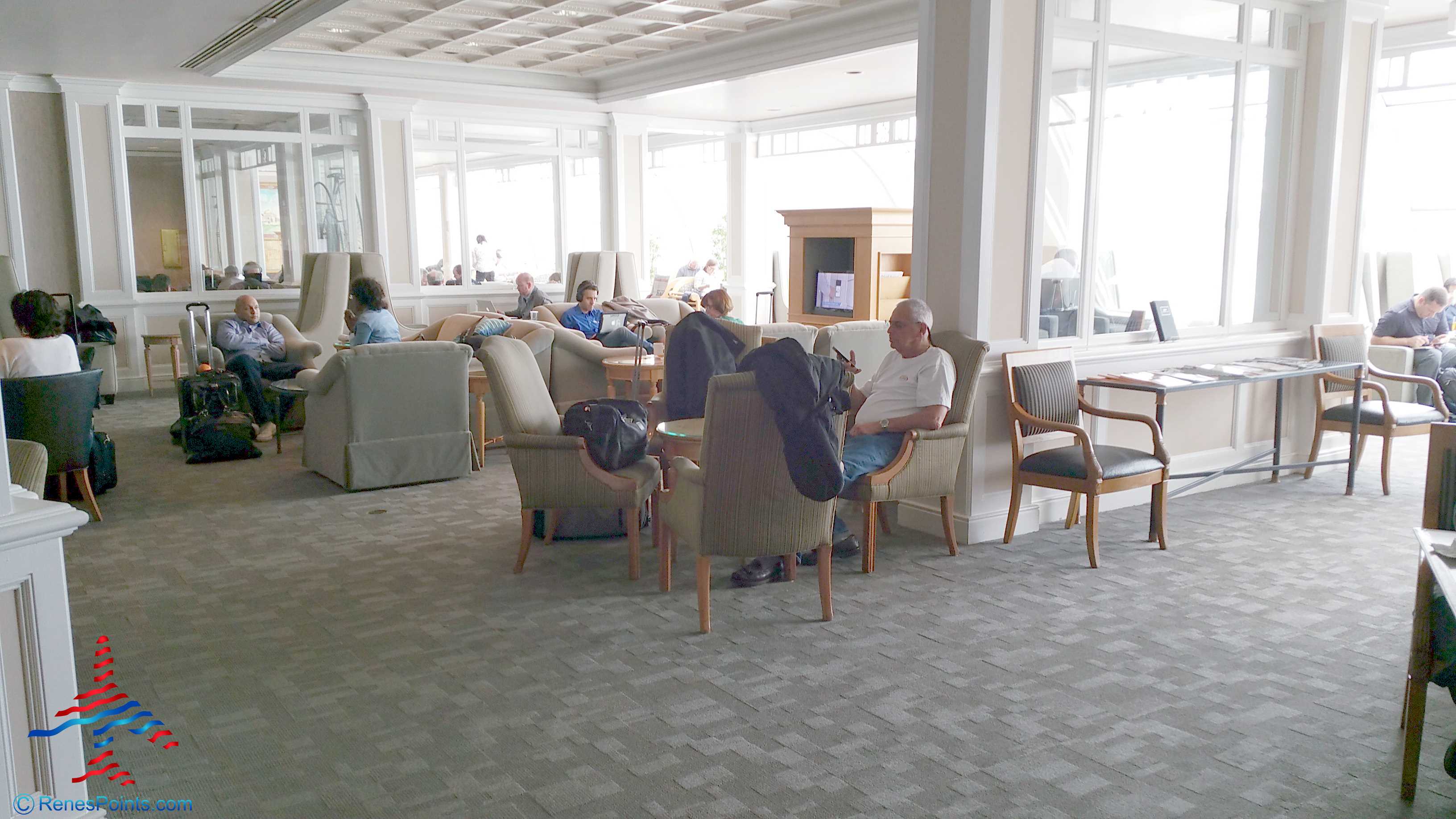 Delta Sky Club Orlando MCO airport review by RenésPoints