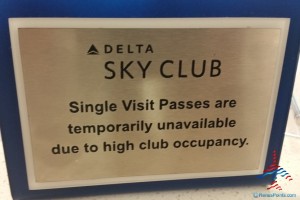 crowded main msp delta sky club renespoints blog (1)