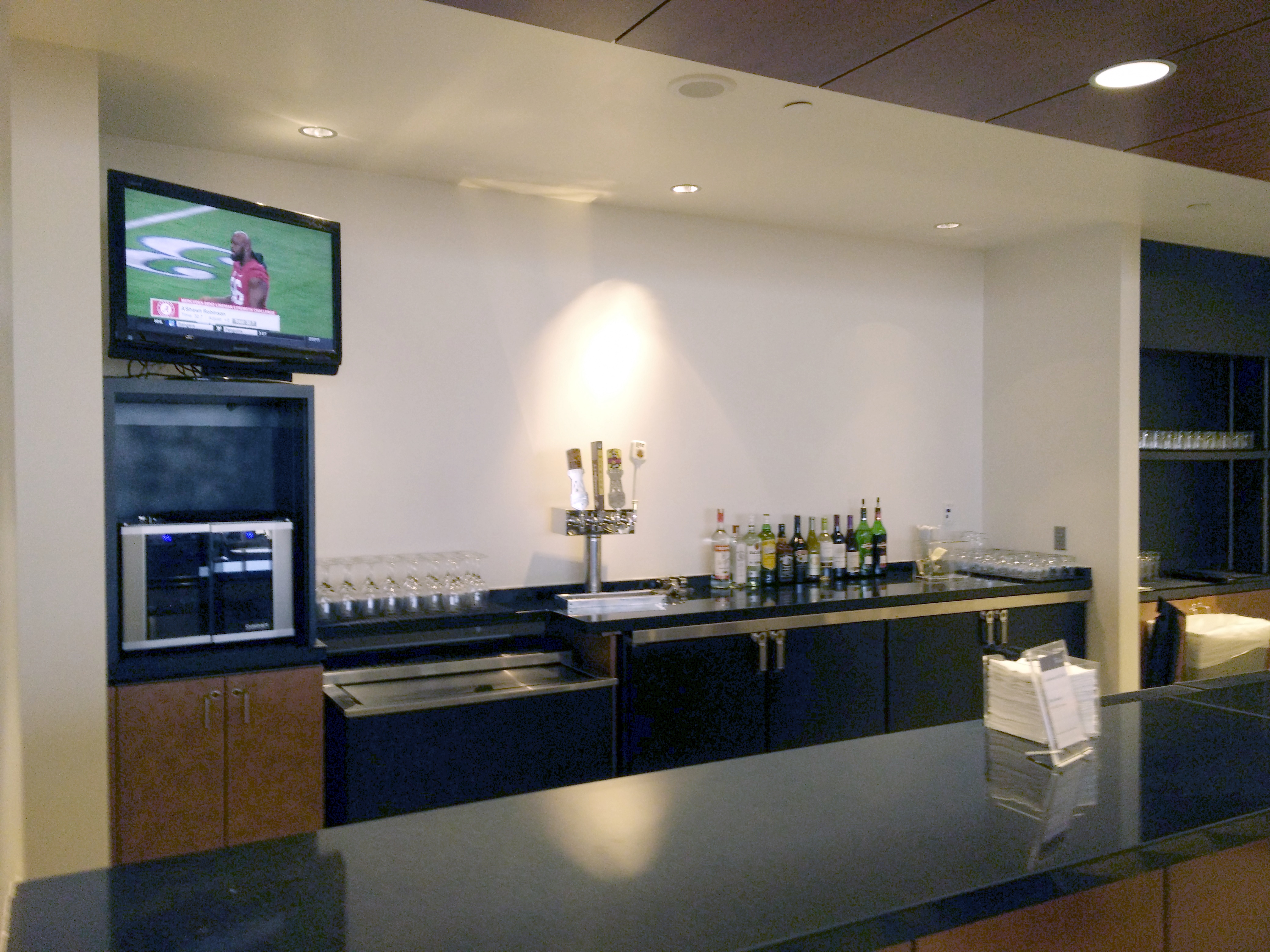 Delta schedule changes (again) + the “New” (old) DFW Dallas Delta Sky Club is now open!