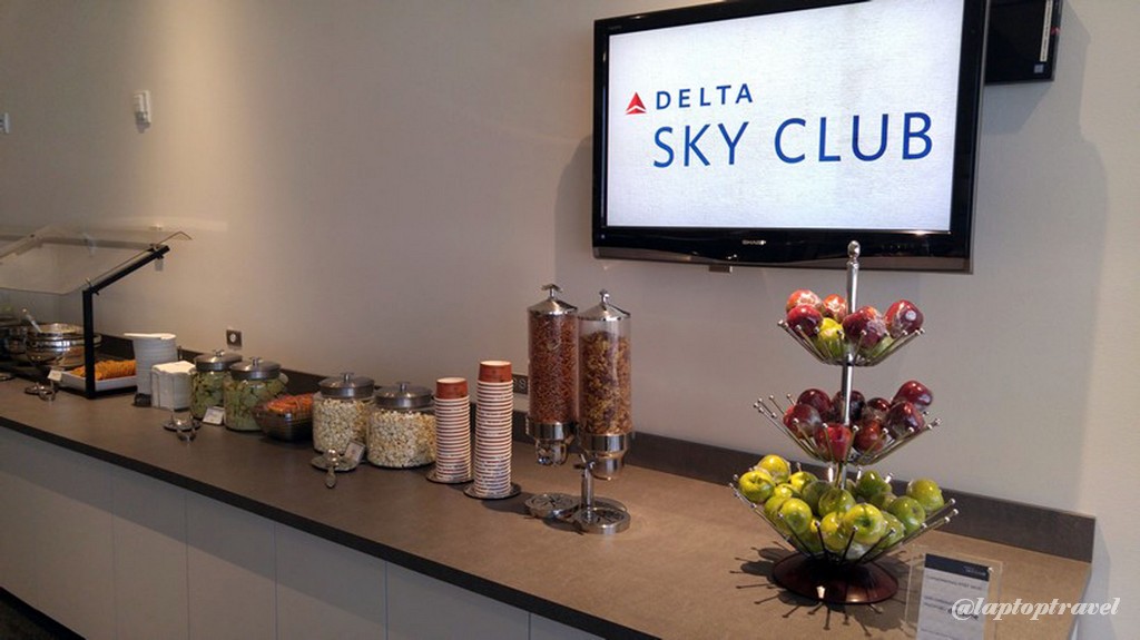 Delta Sky Club Dallas DFW Airport Review – Terminal E Remodeled location near Gate E11