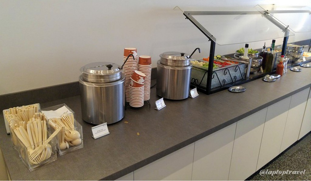 Delta Sky Club Dallas DFW Airport Review – Terminal E Remodeled location near Gate E11