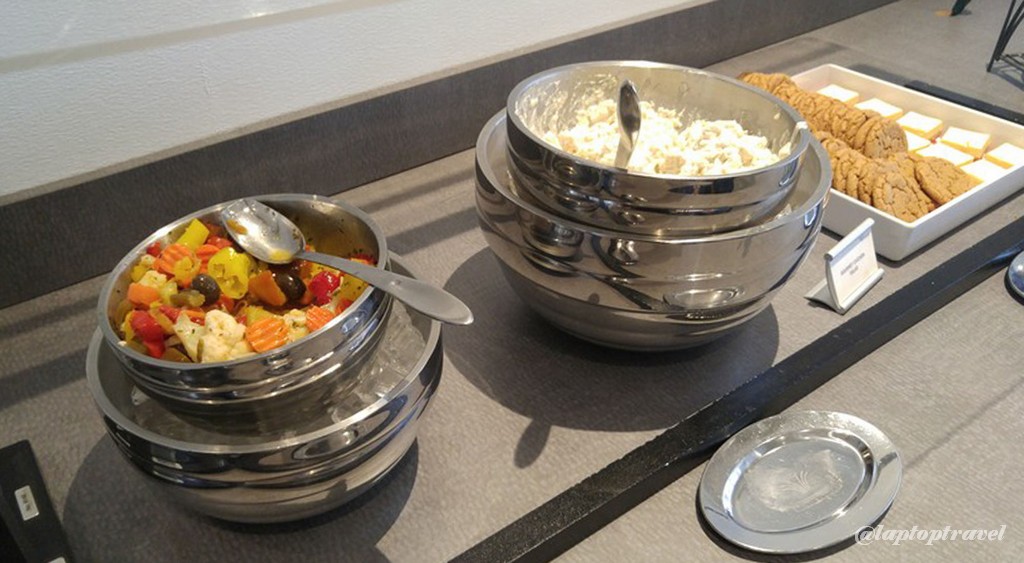 Delta Sky Club Dallas DFW Airport Review – Terminal E Remodeled location near Gate E11