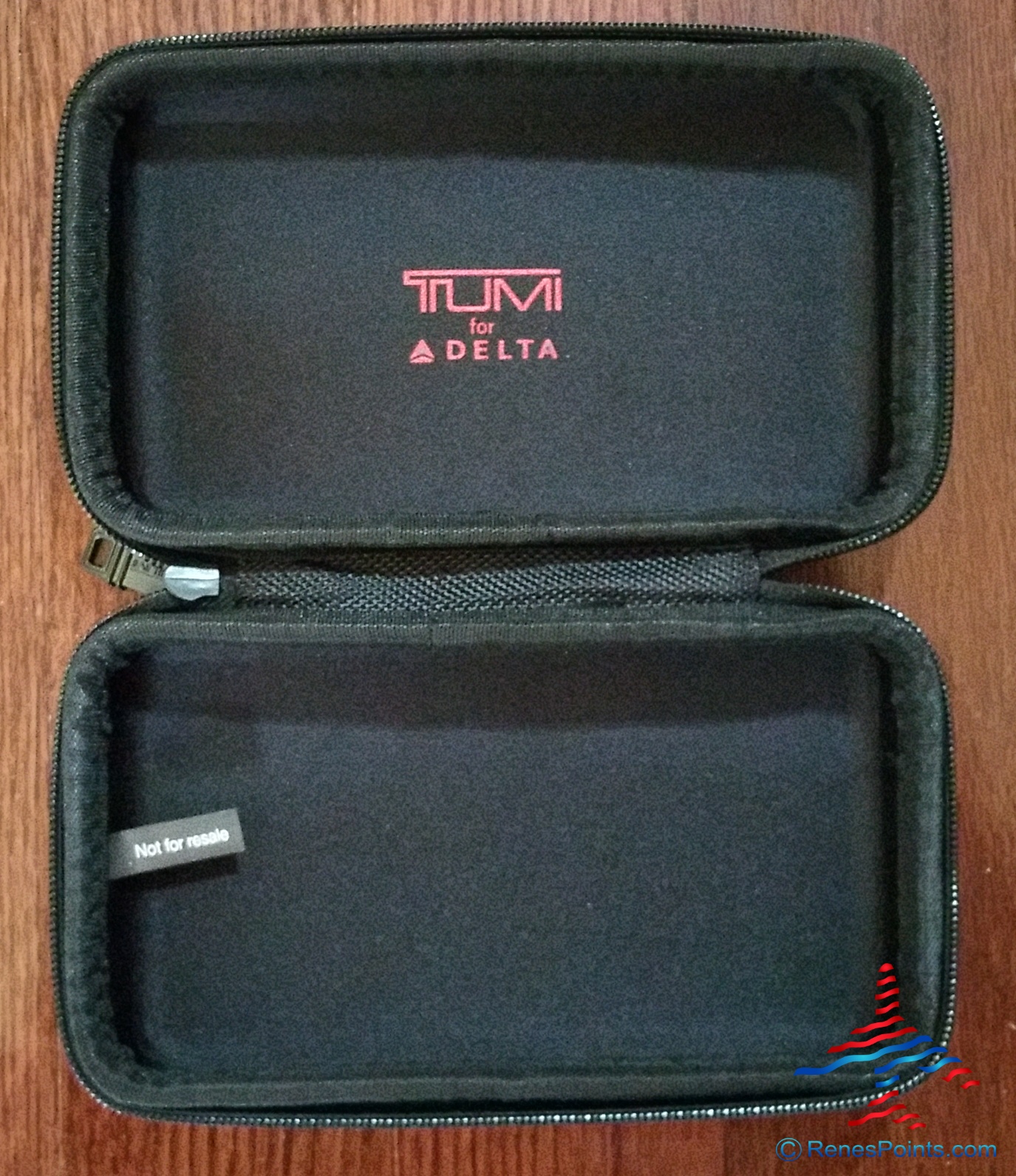 Delta Tumi Delta One Amenity Kit Review Black and Gray RenesPoints blog ...