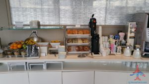 Review American Airlines Admirals Club ORD T3 near G gates RenesPoints blog review (2)