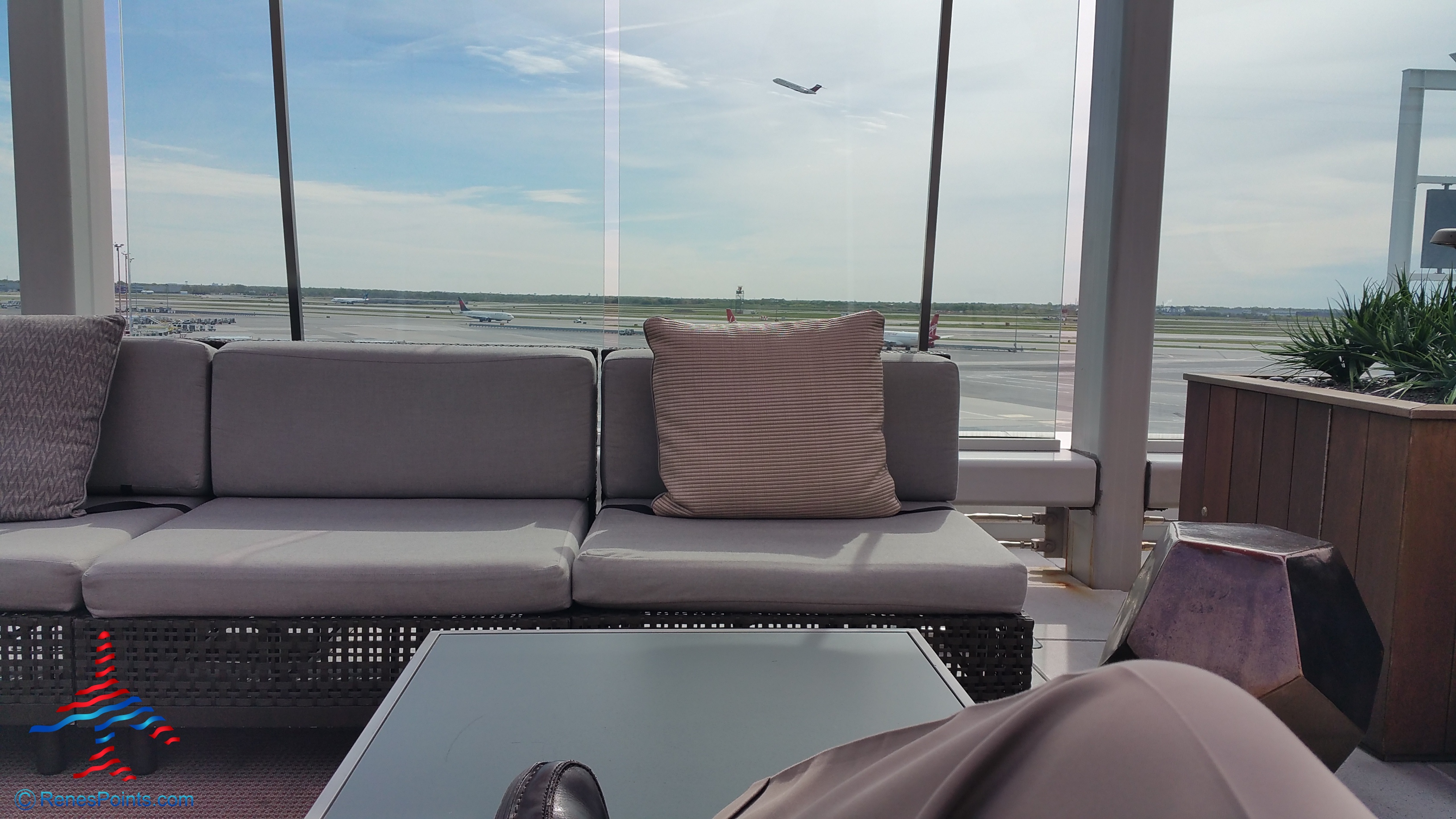 My Delta Million Miler flight – Delta 777 Delta One Business class review to Japan NRT Narita Airport